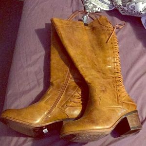 Size 11 torrid lace back boots